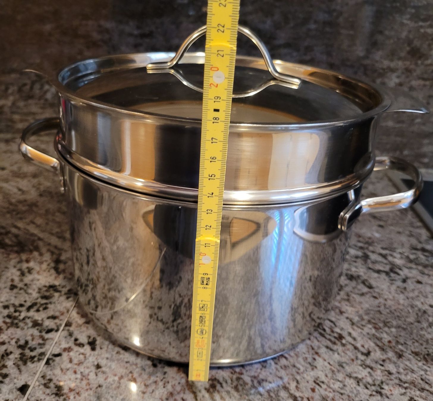 Sigg Casseroles: SIGG Kochtopf Edelstahl mit Sieb, Sieb Einsatz und Deckel – D'occasion à Dörflingen par tucson16 6