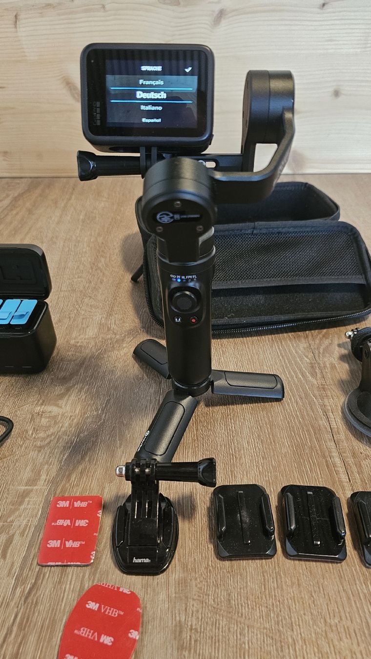 Gopro Action Cam: GoPro 10 mit  Zubehör – D'occasion à Eschenbach SG par 1kg 2