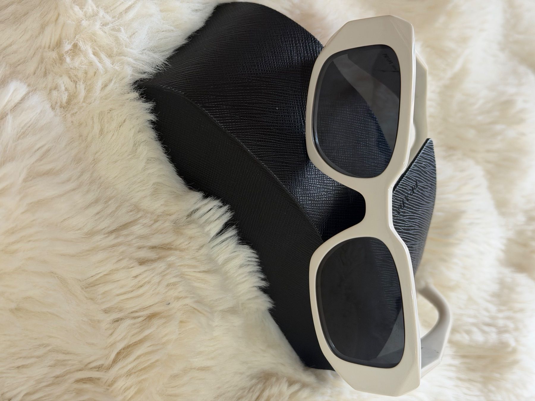 Prada Occhiali & Lenti: Lunettes Prada – Usato da Renens VD venduto da ine_8bcb 3
