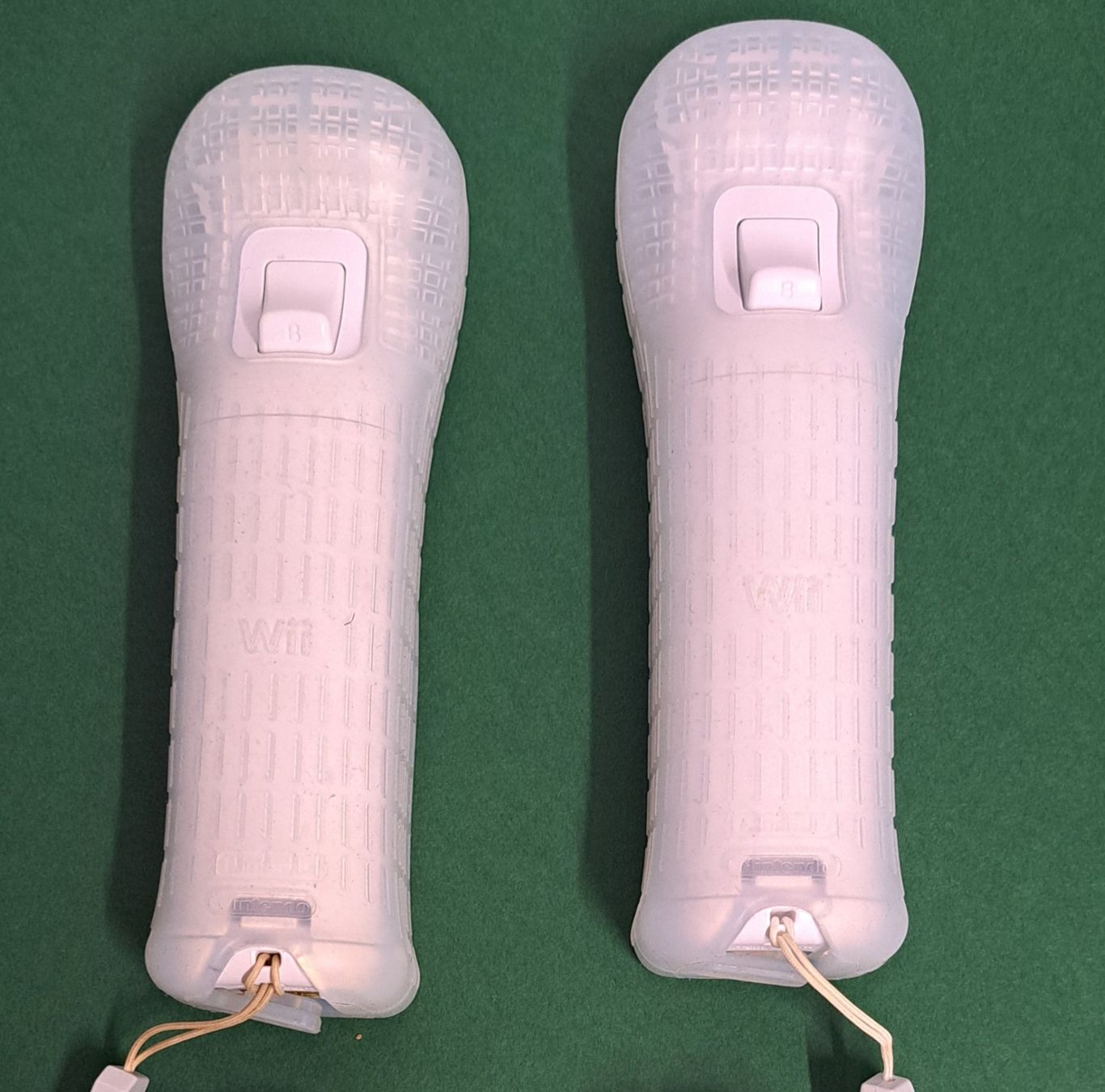 Nintendo Controller: Nintendo wii Controller 2x – Usato da Biel/Bienne venduto da Sasha4u 4