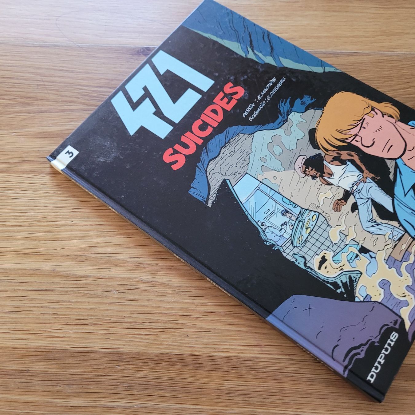 Fumetti: BD EO Cotée 421 Tome 3 Sucides – Usato da Biel/Bienne venduto da Destockweb 1