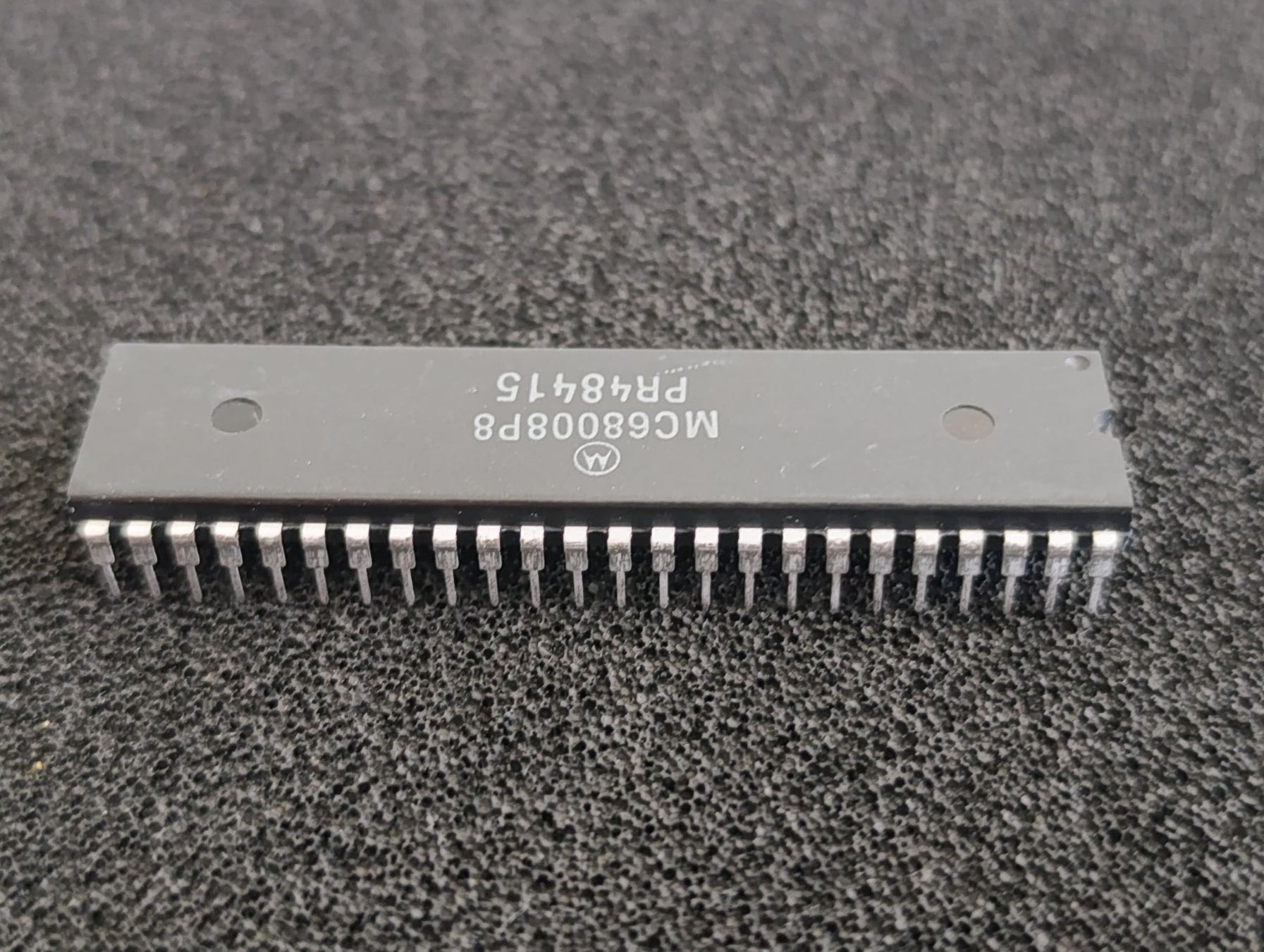 Elektronikbauteile: MC68008P8 Motorola CMOS MicroProzessor Integrated Circuits – Gebraucht aus Niederneunforn von Gusti123 3