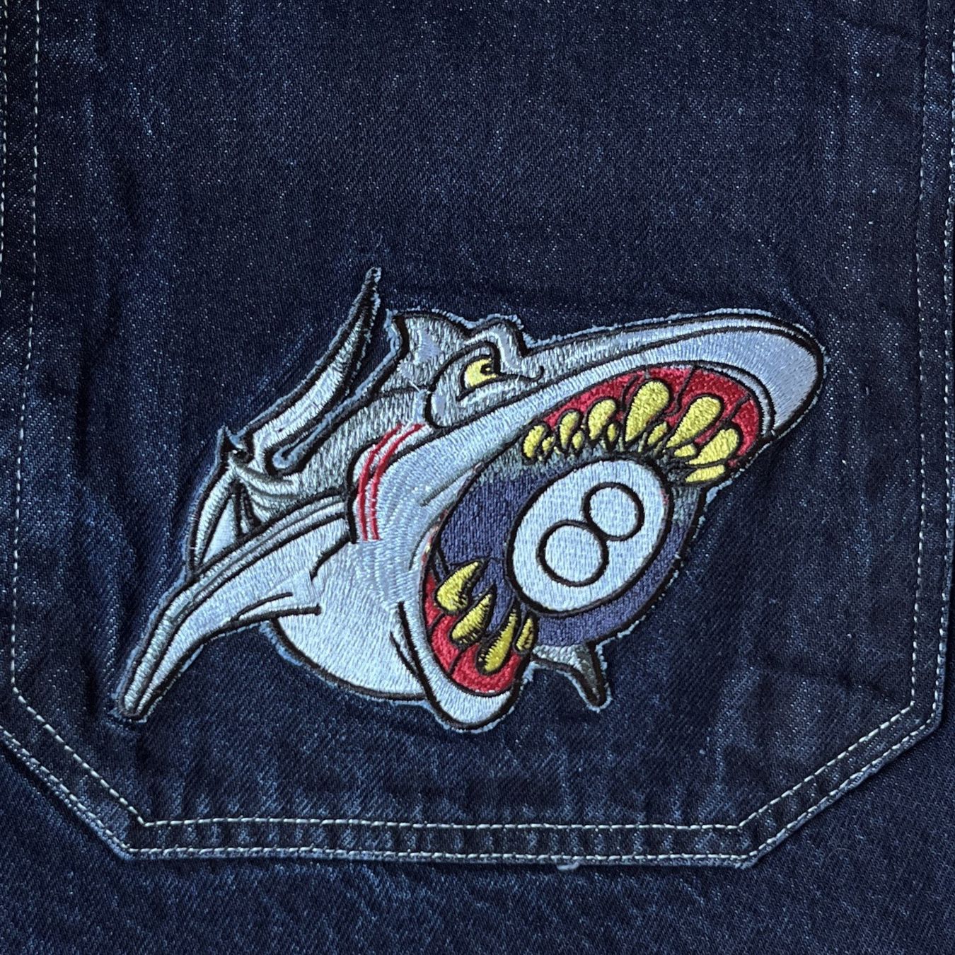 Pantaloni: JNCO Shark Jorts (32US) – Nuovo (secondo la descrizione) da Chamoson venduto da Sapoloshop 1
