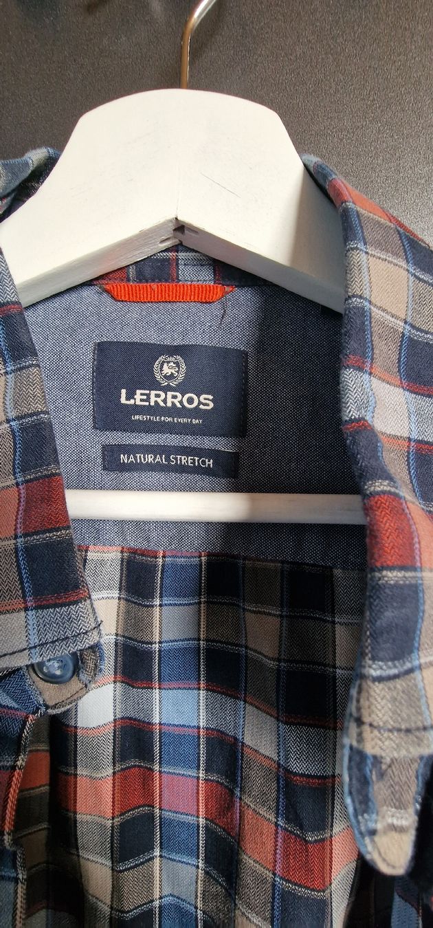 Hemden: Lerrsos Hemd, gross L – Gebraucht aus Chur von car_5clc 2