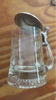Antiker Bierkrug aus Glas mit Zinndeckel und Gravur