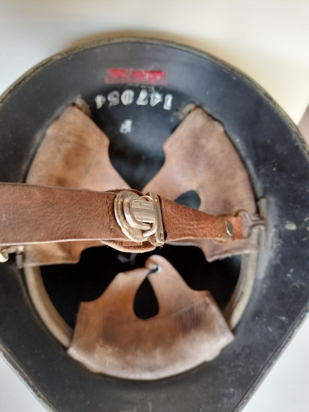 Schweizer Armee Pompieri: Alter Schweizer Feuerwehr Stahlhelm – Usato da Schwanden Sigrisw venduto da cadieux71 2