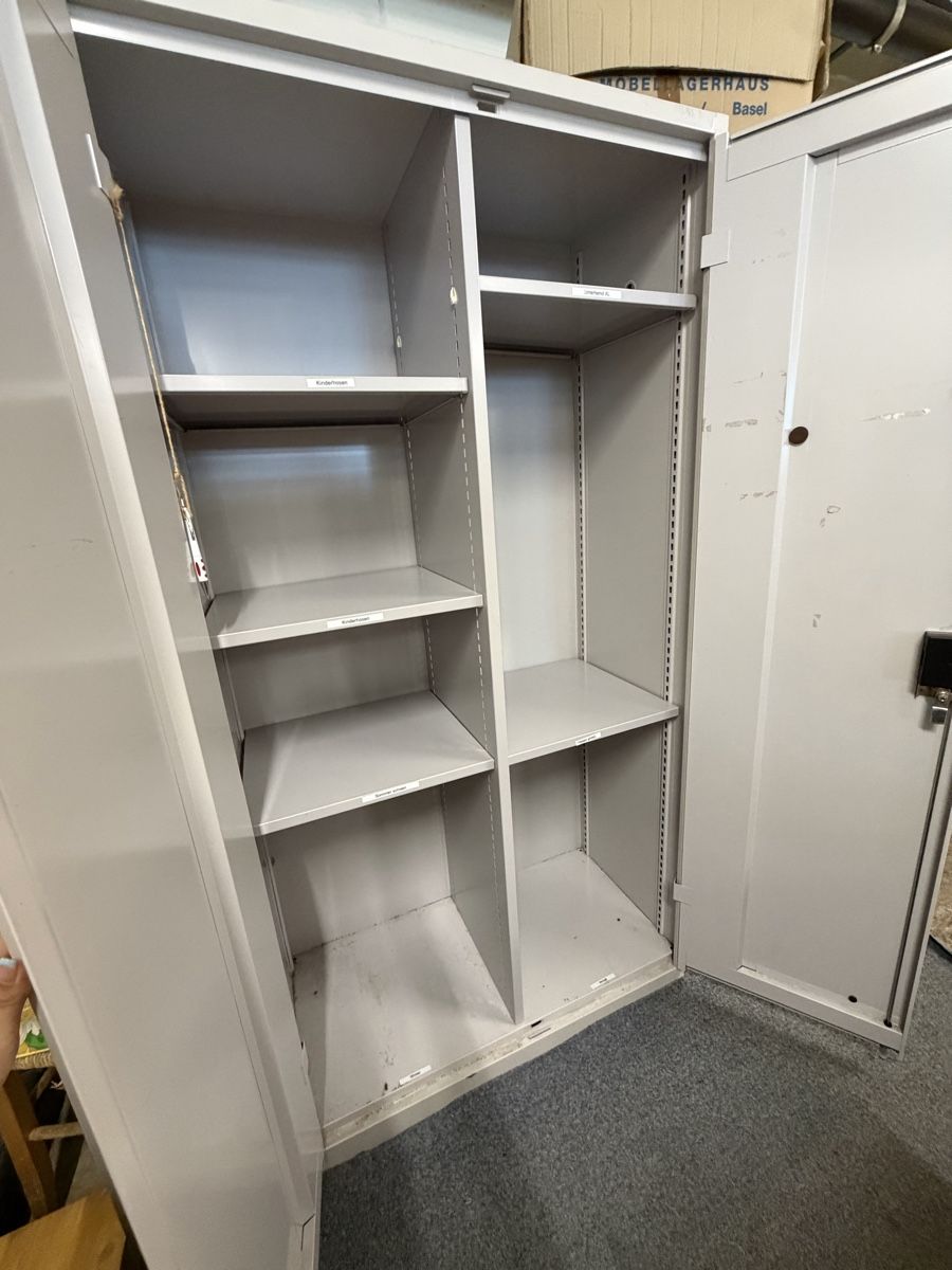 Schränke: Spind/Schrank – Gebraucht aus Basel von ant_w7yw 1