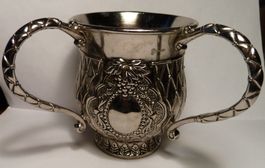 SCHÖNER ANTIKER HENKEL KRUG,---13 CM 9 CM,-SILBER FARBE,--