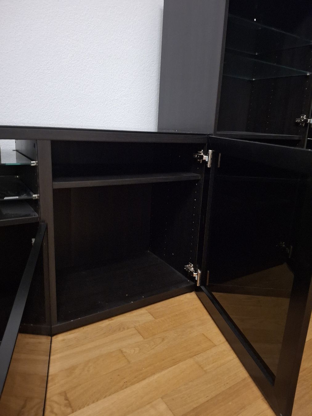 Ikea Mobili TV: TV Möbel mit Glasdeckplatten – Usato da Wetzikon ZH venduto da kee_vc75 6