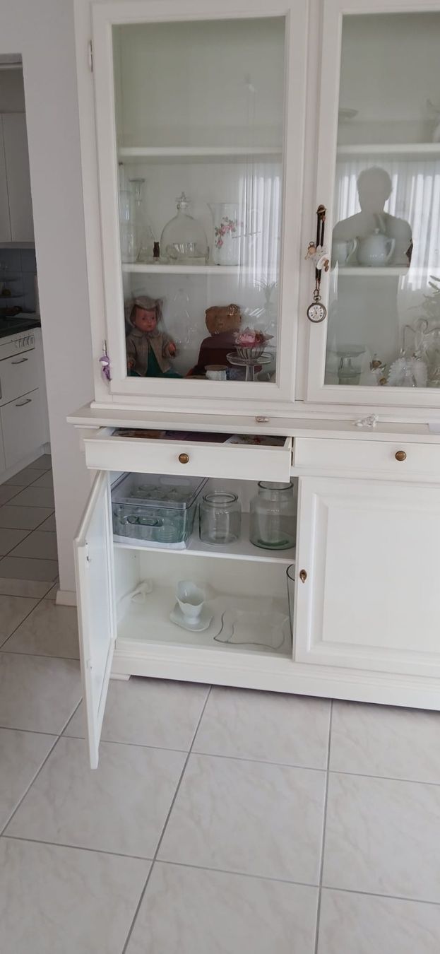 Vetrine: Vitrine, weiss – Usato da Niederwangen BE venduto da Kimotsao 1