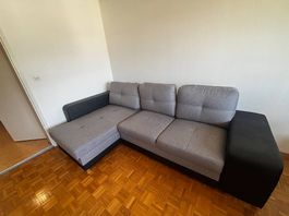 Neuwertiges Sofa weniger als 2 Jahre alt  top Zustand