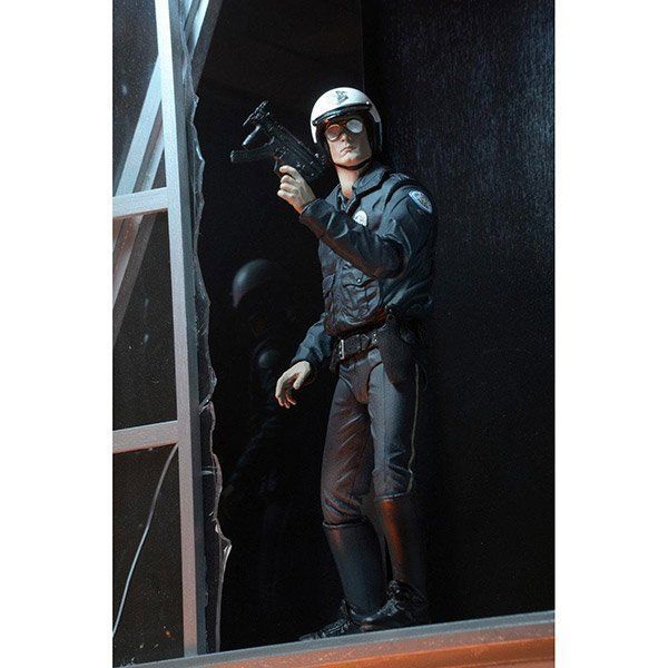 Statuette: NECA Ultimate Terminator 2 T-1000 (Motorcycle Cop) Actionfig – Usato da Zofingen venduto da ActionSpielzeug 6