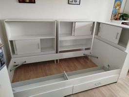 Kinderbett mit Schrankwand