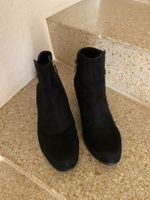 Bottines femme noires avec talon, bon état général