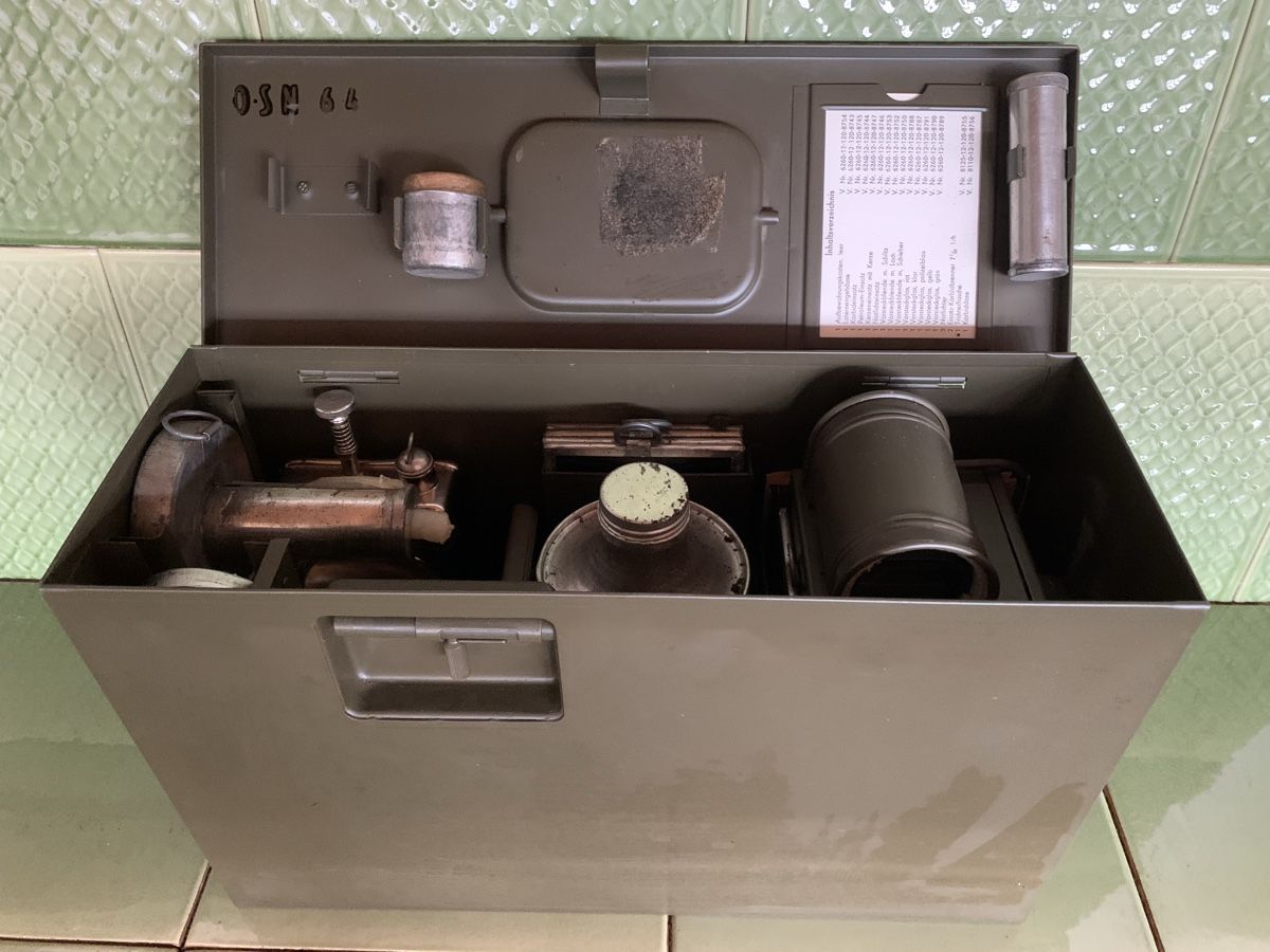 Schweizer Armee Lampade: Original, Militärlaterne mit Zubehör – Usato da Egg b. Zürich venduto da ohtannenbaum
