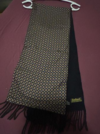 Schal Lambswool 100% Wolle 100% Seide dunkelblau bedruckt