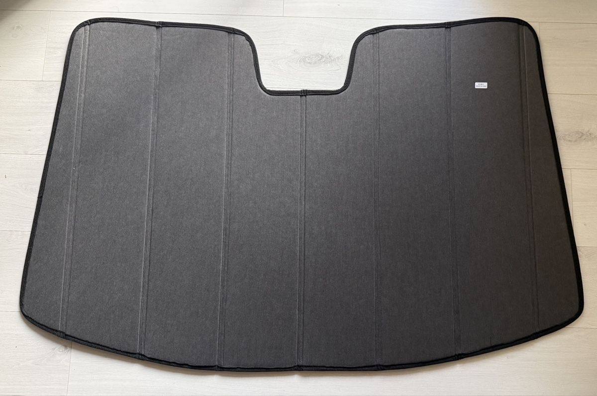 Sonnenschirme: Tesla Model Y Sonnenschutz Windschutzscheibe – Gebraucht aus Lupfig von Sleidron 1