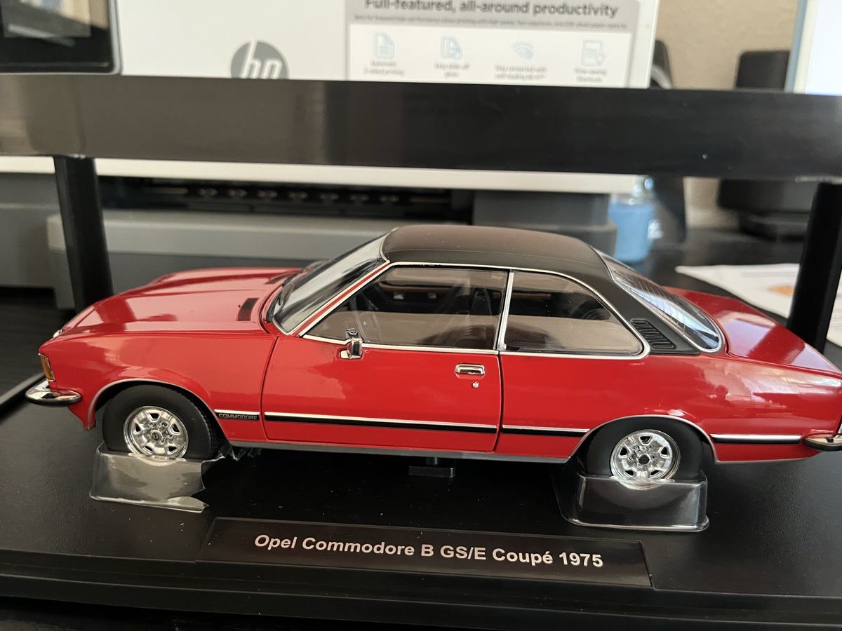 Opel Voitures modèles: Opel Commodore GSE. 1:18 – Neuf (Voir description) à Rümlang par Papamoll4 1