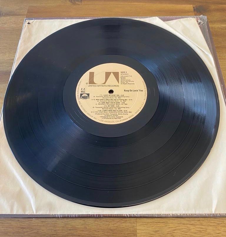 Dischi in vinile: Z.Z. Hill Keep on Lovin' You Vinyl – Usato da Belp venduto da B7L0 2