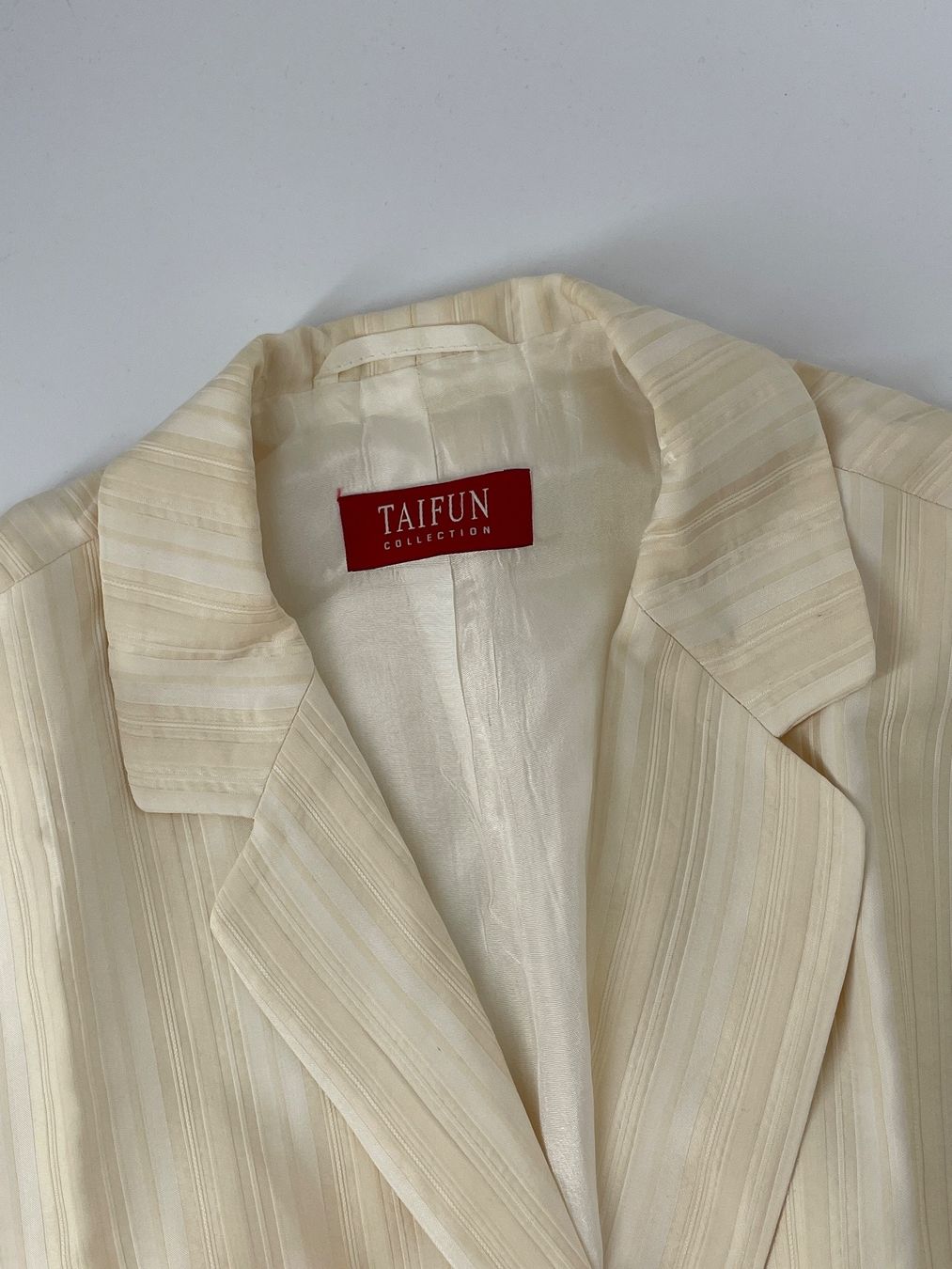 Taifun Vestes: Taifun Blazer Gr 42 – D'occasion à Auenstein par moin. 5