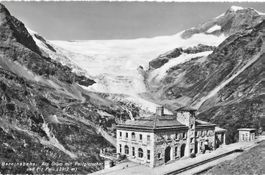 Berninabahn Alp Grüm mit Palügletscher