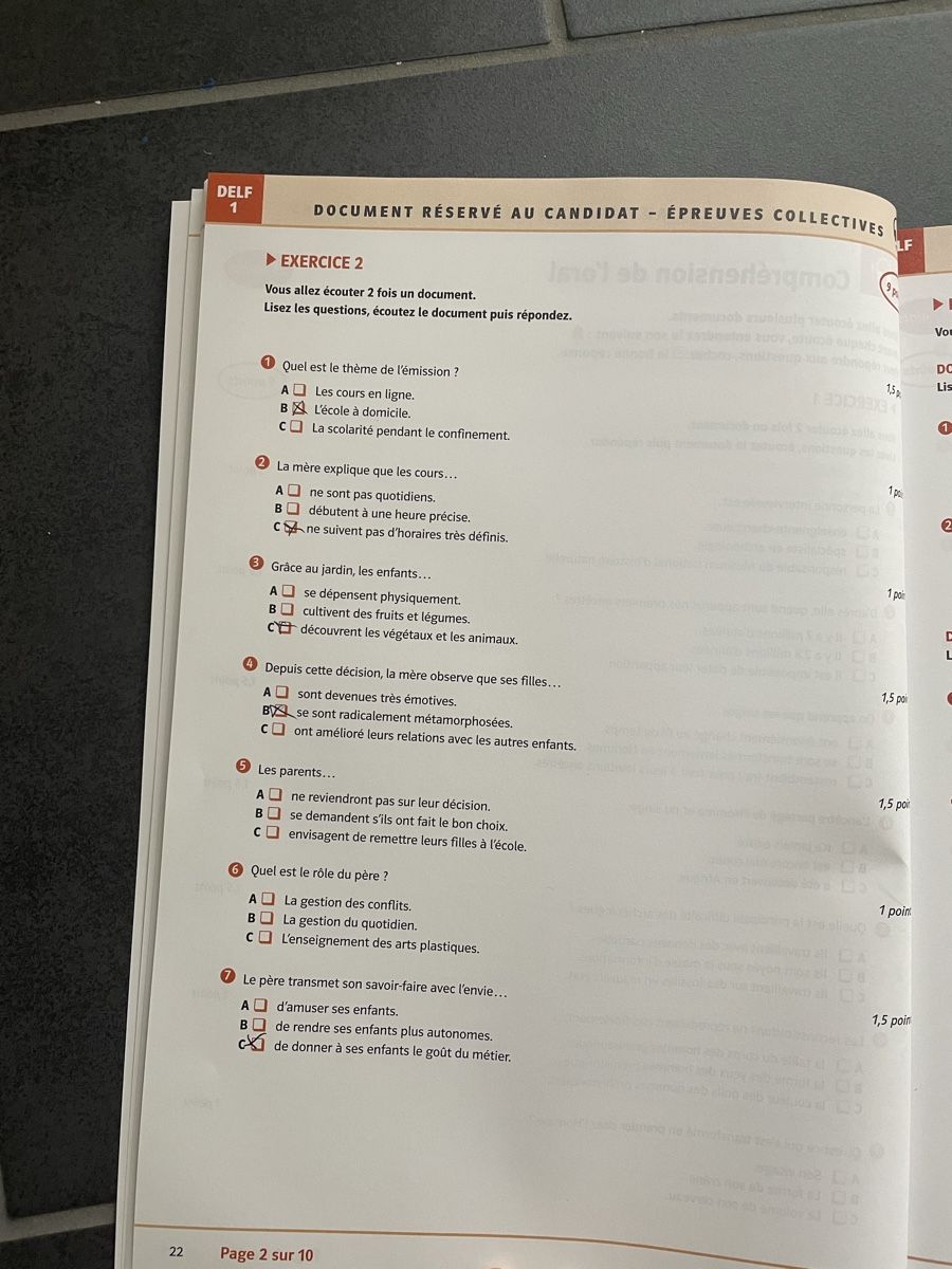 Libri: 100% Delf B2 scolaire et junior – Usato da Herznach venduto da Enya_m26 2