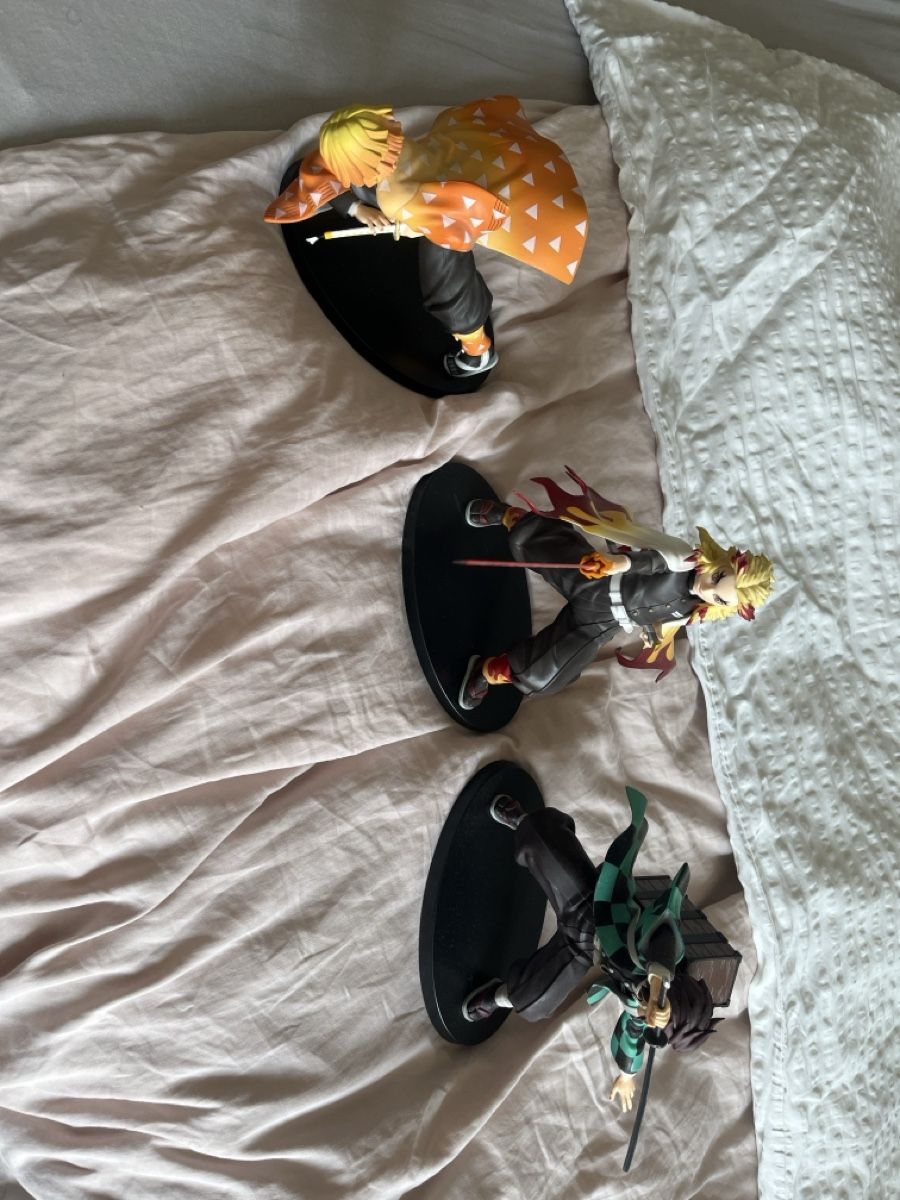 Giocattoli: Demon Slayer action Figures, 20cm tall – Nuovo (secondo la descrizione) da Zürich venduto da nic_7gfx