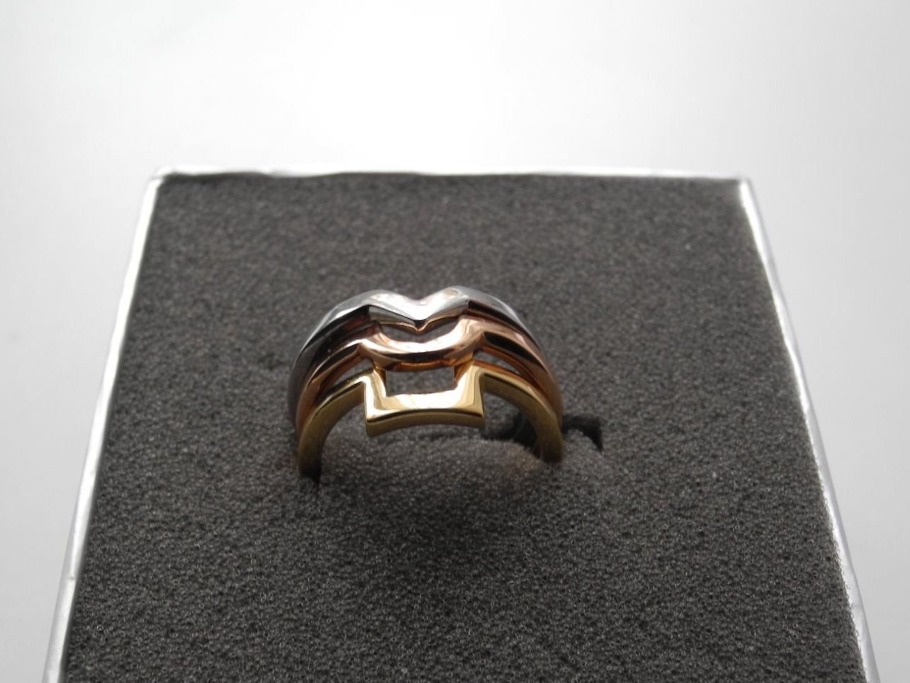 Calvin Klein Anelli: Calvin Klein  Tricolor Ring – Nuovo (secondo la descrizione) da Balsthal venduto da qwer24