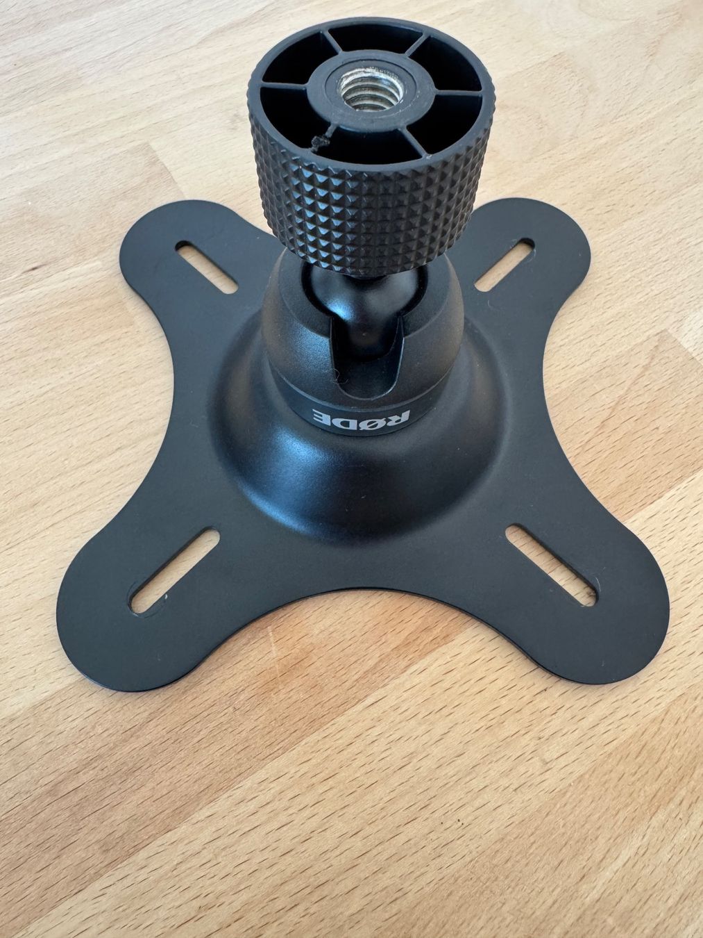 Altro in Decorazioni & Accessori: RØDE Support VESA – Usato da Genève venduto da Hollow