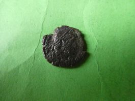 uralte  Bronzemünze 19 mm     2.70 g