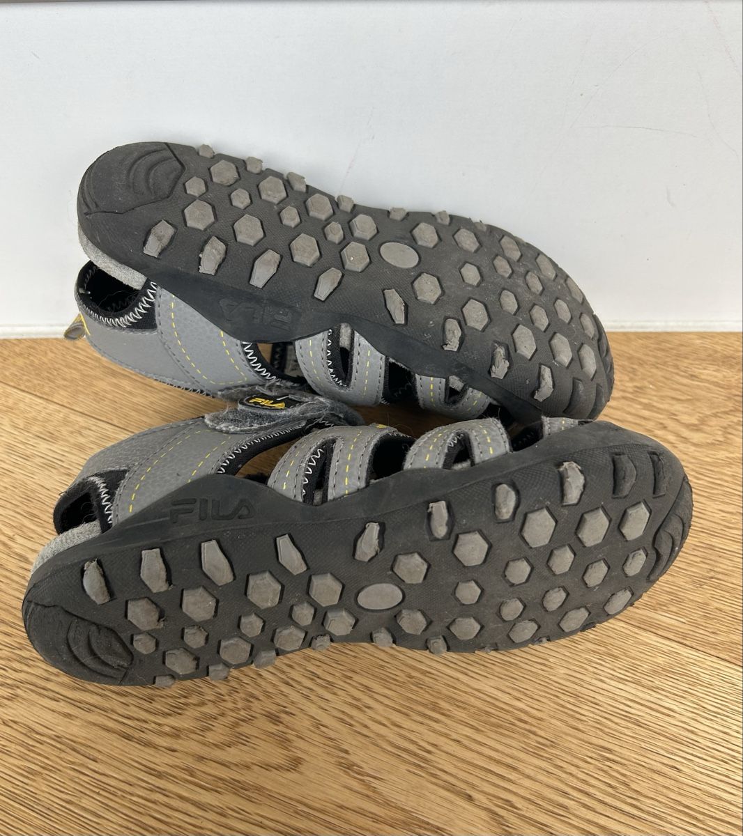 Fila Herrenschuhe: Fila Sandalen 34 – Gebraucht aus Matzendorf von Tuna_3427 1