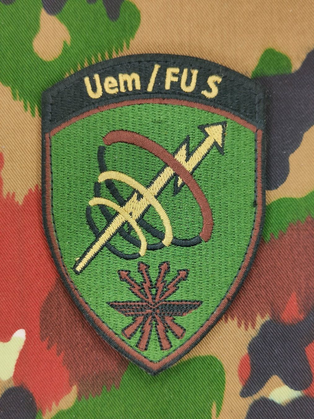 Schweizer Armee Uniformi: Verbandsabzeichen Uem/FU S – Usato da Bauma venduto da SwissMilitaria