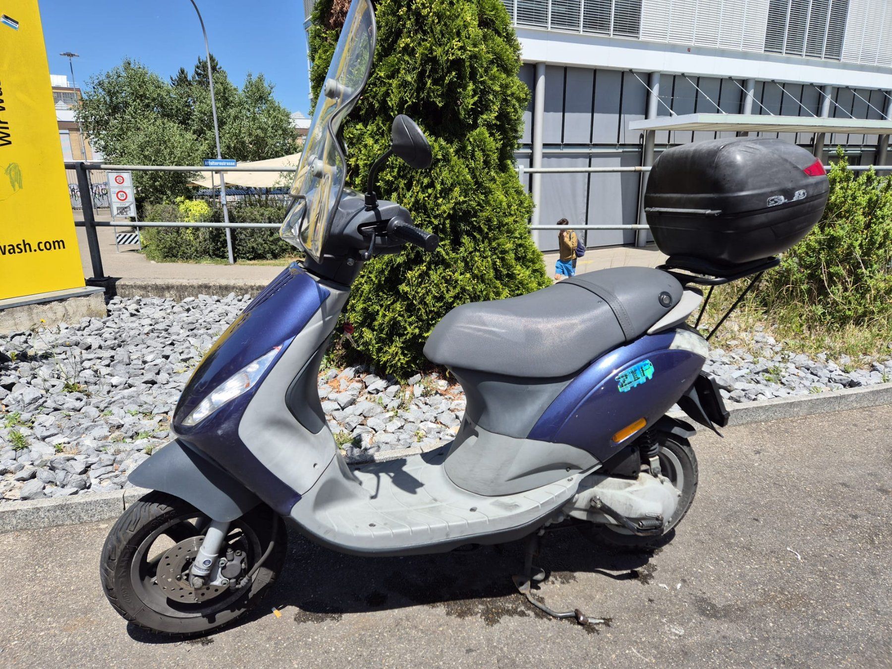 Piaggio Scooters: Kleinmotorrad Piaggio Zip 50 45km/h – Gebraucht aus Zürich von Zooroo