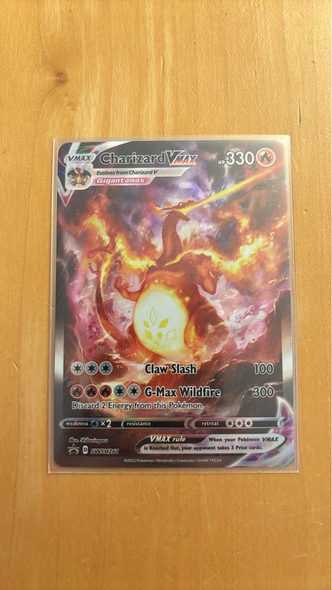 Pokémon Carte collezionabili: Charizard VMAX - Top Zustand - Selten! – Nuovo (secondo la descrizione) da Dättwil AG venduto da indeed22