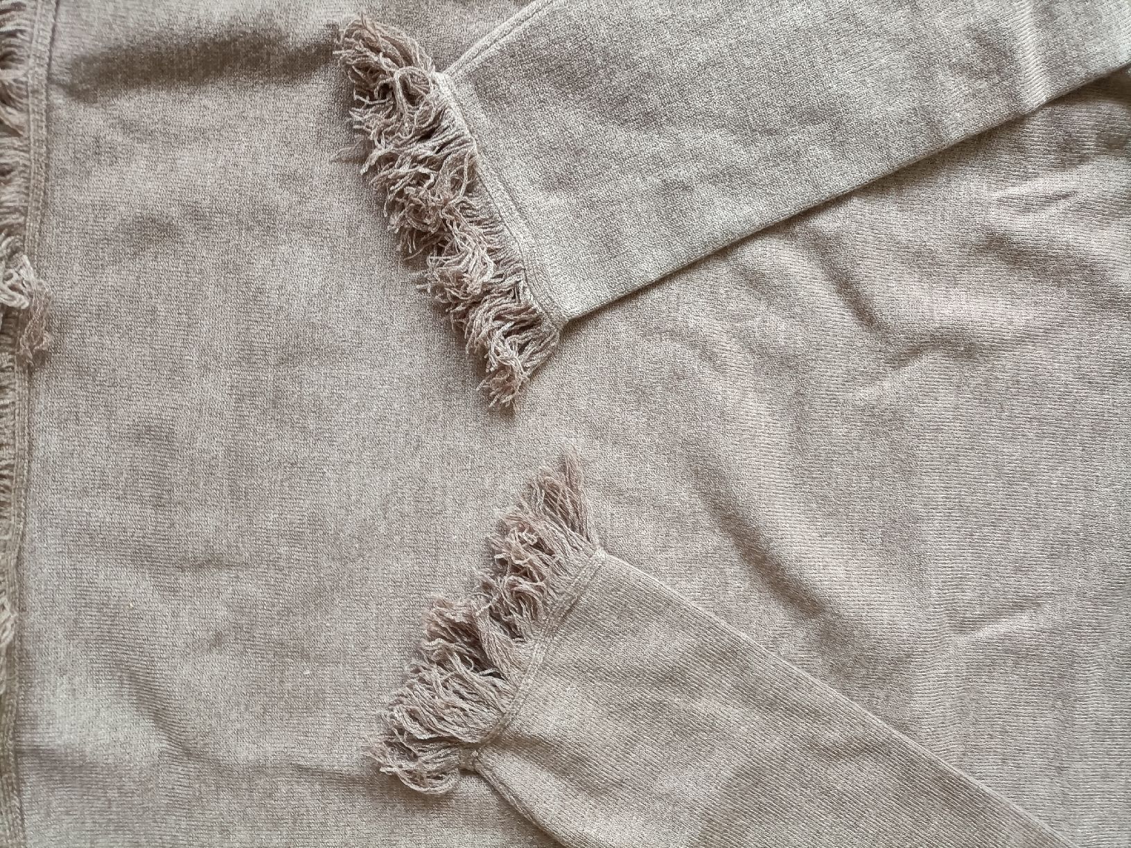 Lotti di vestiti: Ensemble pull et pantalon à franges, neuf avec étiquette – Nuovo e nell'imballaggio originale da La Chaux-de-Fonds venduto da Luxary.25cachmirepro 3