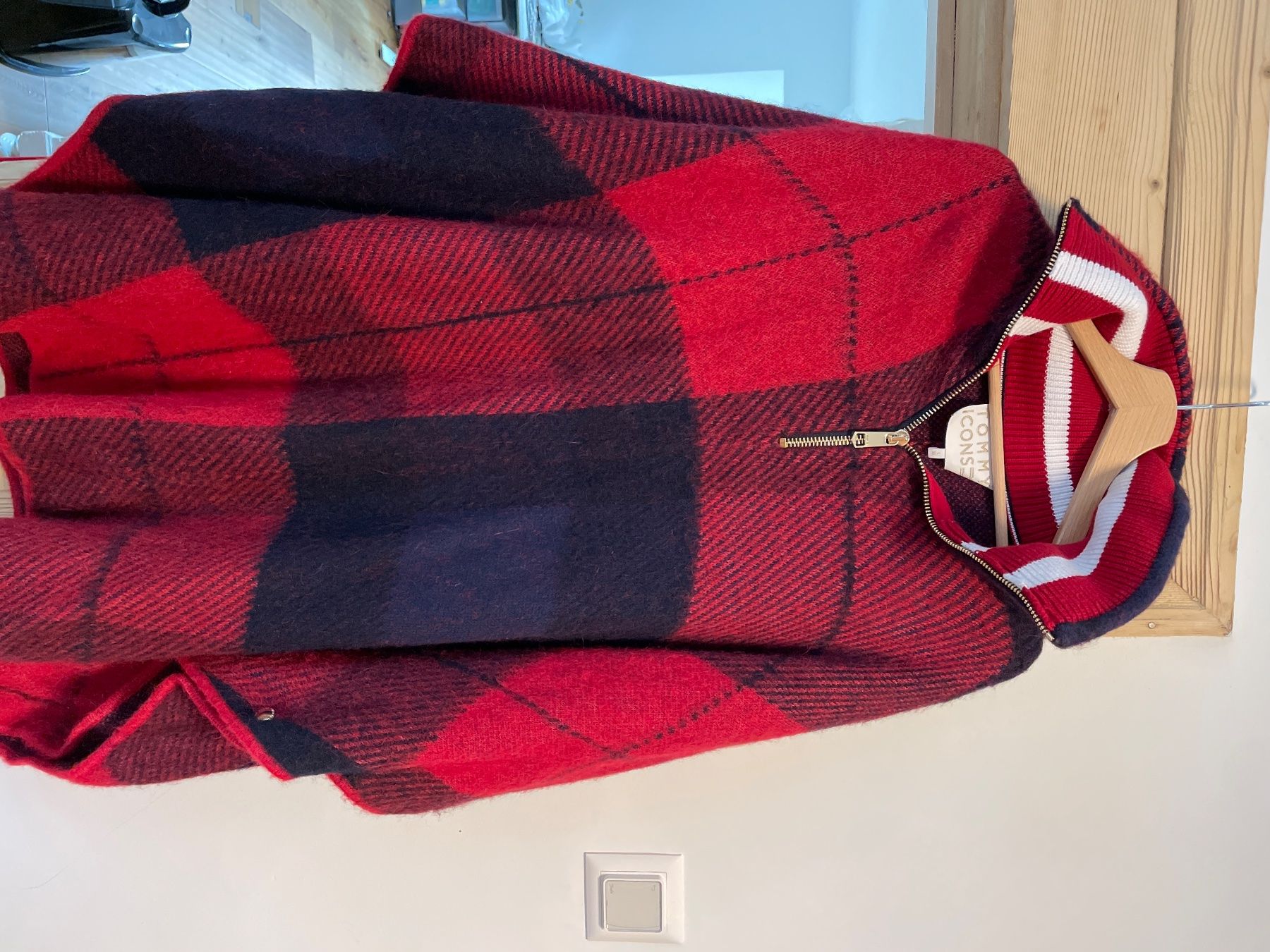 Tommy Hilfiger Mäntel: Tommy Hilfiger Poncho – Gebraucht aus Stampa von Aspirina90 3