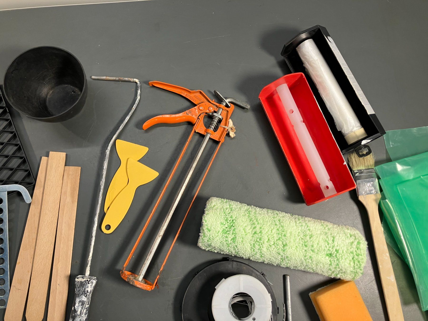 Alle Werkzeuge: gr. Post. div. Maler Material u. Werkzeug ab 1.- – Gebraucht aus Lichtensteig von Buy24International 5