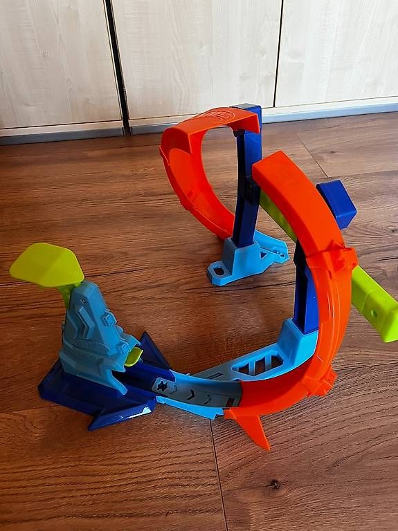 Spielzeuge: Hot Wheels Bahn – Gebraucht aus Kaiseraugst von jul_fm8q 2