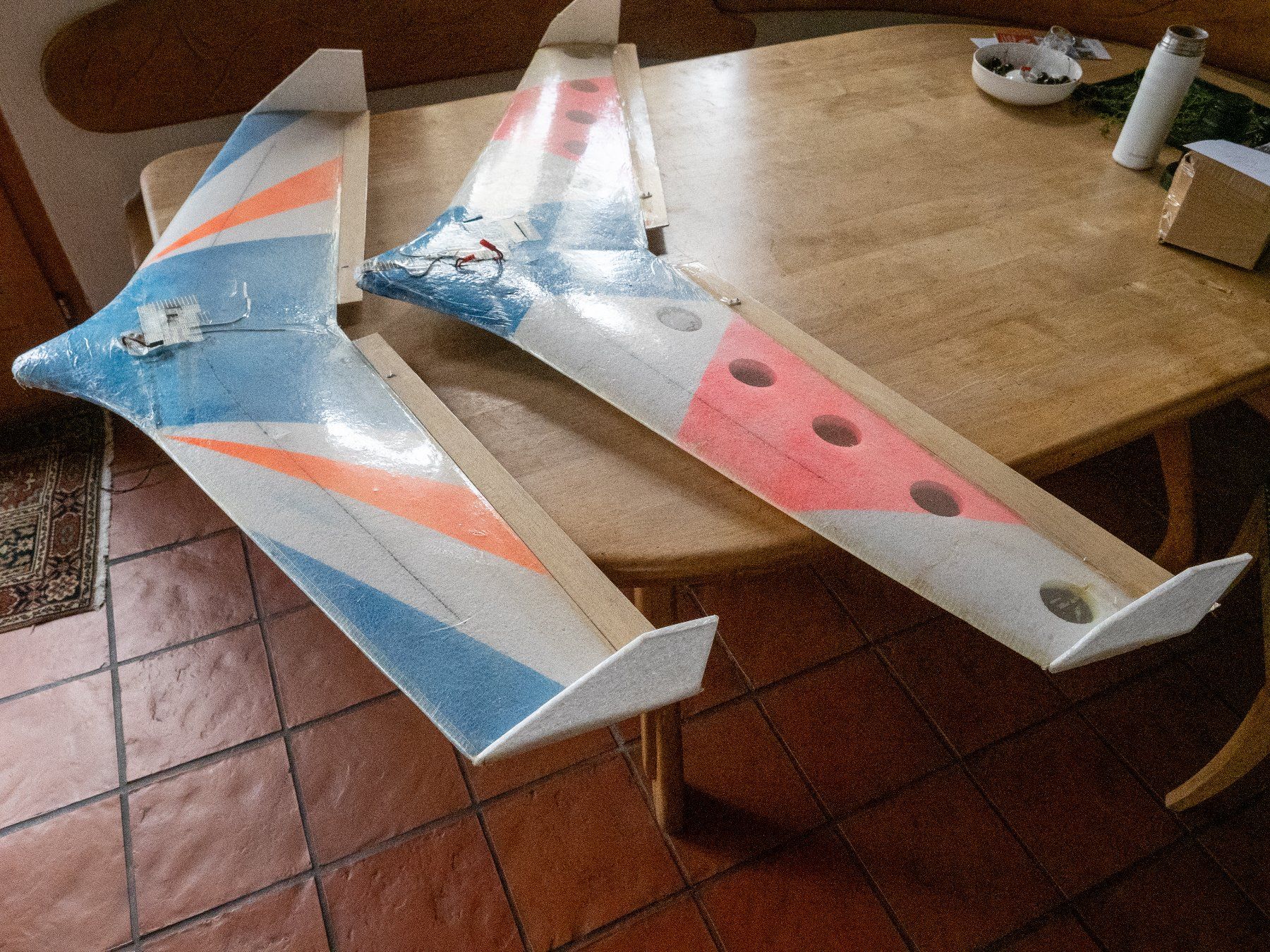 RC Modellbau: zwei Combat Nurflügler Startklar – Gebraucht aus Pany von RetoG 2
