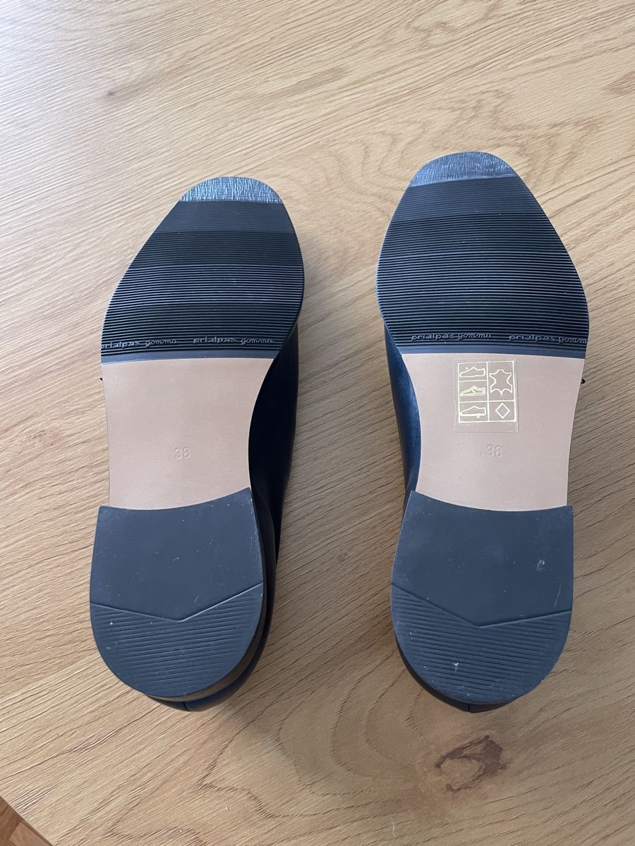 Chaussures femmes: Mocassins Neuf  bicolores pointure 38 – Neuf (Voir description) à Versoix par Pti-pois 7