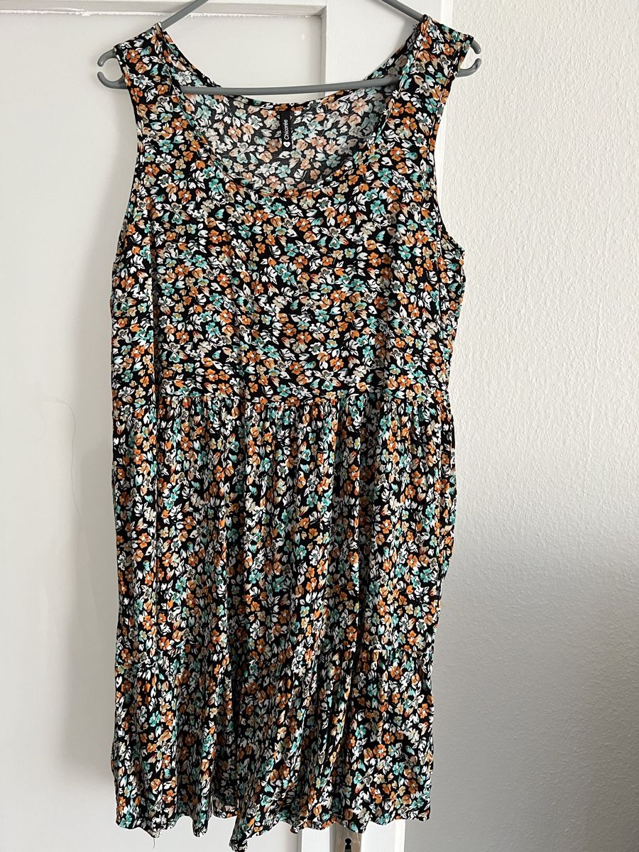 Kleider: Luftiges Sommerkleid - Blumenmuster -Grösse M – Neu und originalverpackt aus Siebnen von toshi123