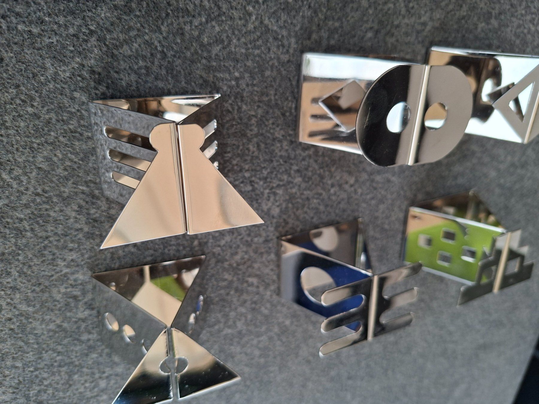 Sonstige Dekorationen & Accessoires: Set 6 Servietten-Ringe, Metall glänzend – Gebraucht aus Stäfa von Anita62 3