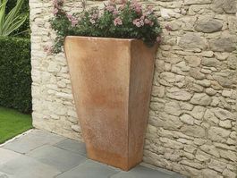 Grosser, schlanker Blumentopf Terrakotta Wandtopf