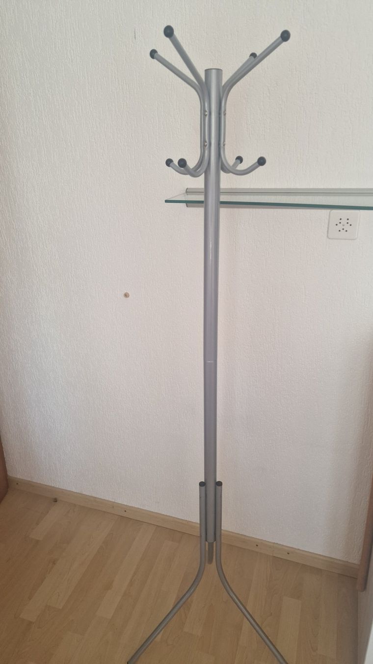Garderobe: Garderobenständer Metall Silber gebraucht – Gebraucht aus Weisslingen von and-lo73