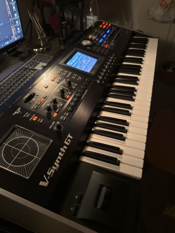 Roland V-Synth GT Synth Workstation Keyboard (Gebraucht) in Fehraltorf ...