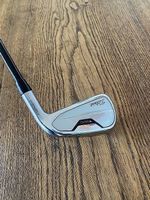 Titleist 2 Eisen, T200, neuwertig, mit Hzrdus Shaft
