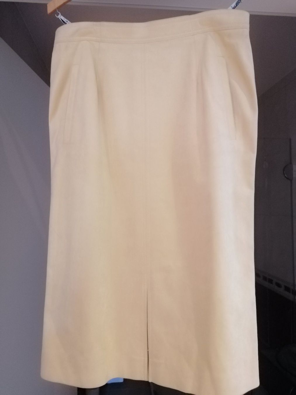 Gonne: Alcantara Jupe, Couture – Usato da Rheinfelden venduto da Cleopatra2000