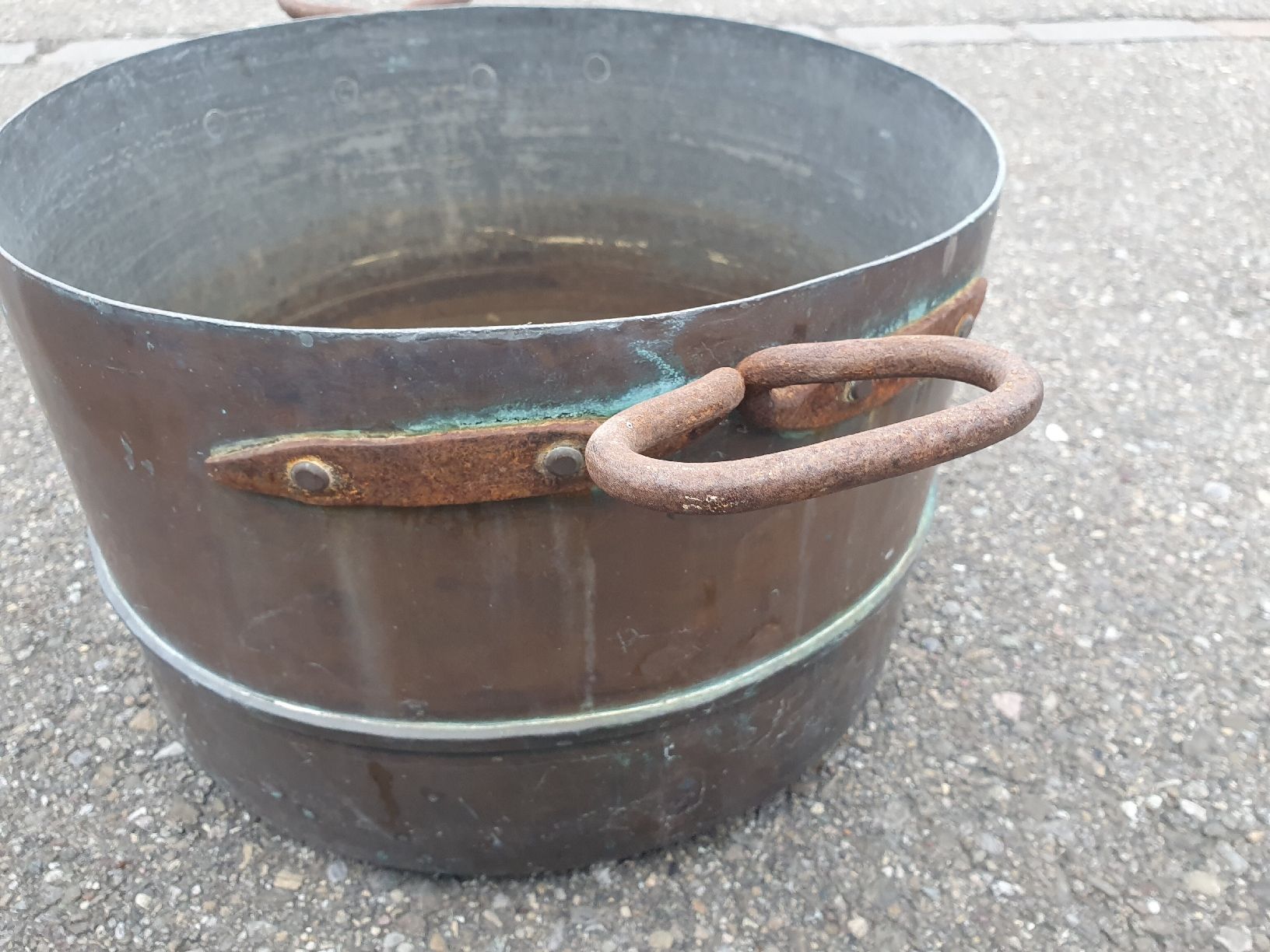 Pentole: alter Kessel mit Handgriffen – Usato da Pfäffikon ZH venduto da Domdalion 2