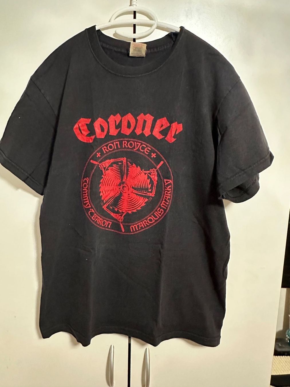 T-shirt: Coroner Bandshirt (M) – Usato da Schaan venduto da Hermine2018 1