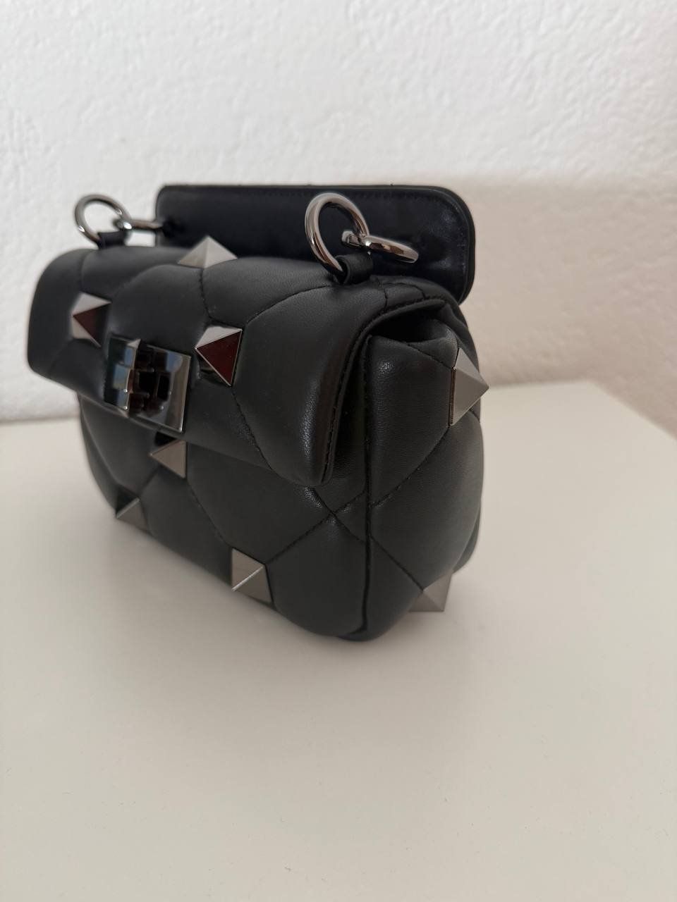 Valentino Borse da donna: Valentino Garavani roman shoulder stud bag mini – Nuovo (secondo la descrizione) da S. Vittore venduto da dbu_2h86 8